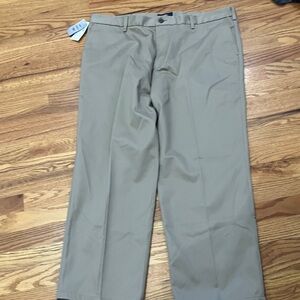 Dockers Men's Relaxed Fit Chino Pants in Khaki Sz 40x29 NWT